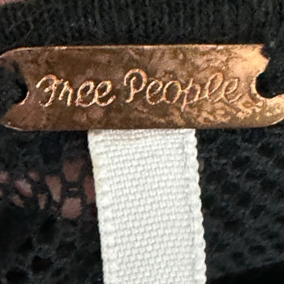 FREE PEOPLE Linen Blend Sleeveless Blouse Tank Top Embroidered Lace Womens Sz XS - Picture 10 of 12